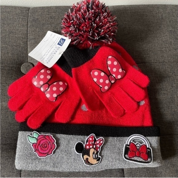 Berkshire Fashion Minnie Mouse polka dots Winter Beanie Hat and gloves set - Picture 6 of 6